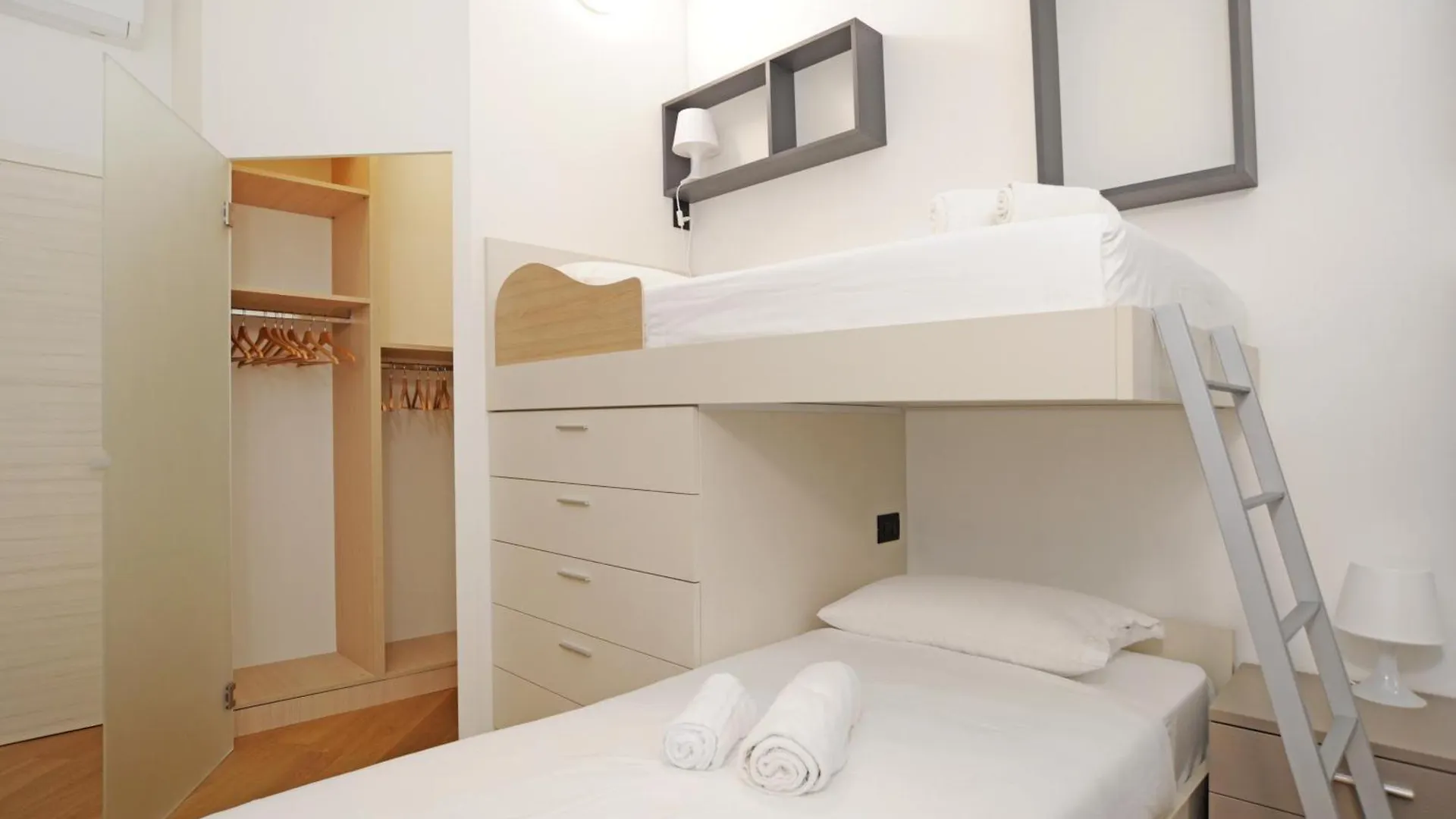 Art Lover Apartment Milan Italy
